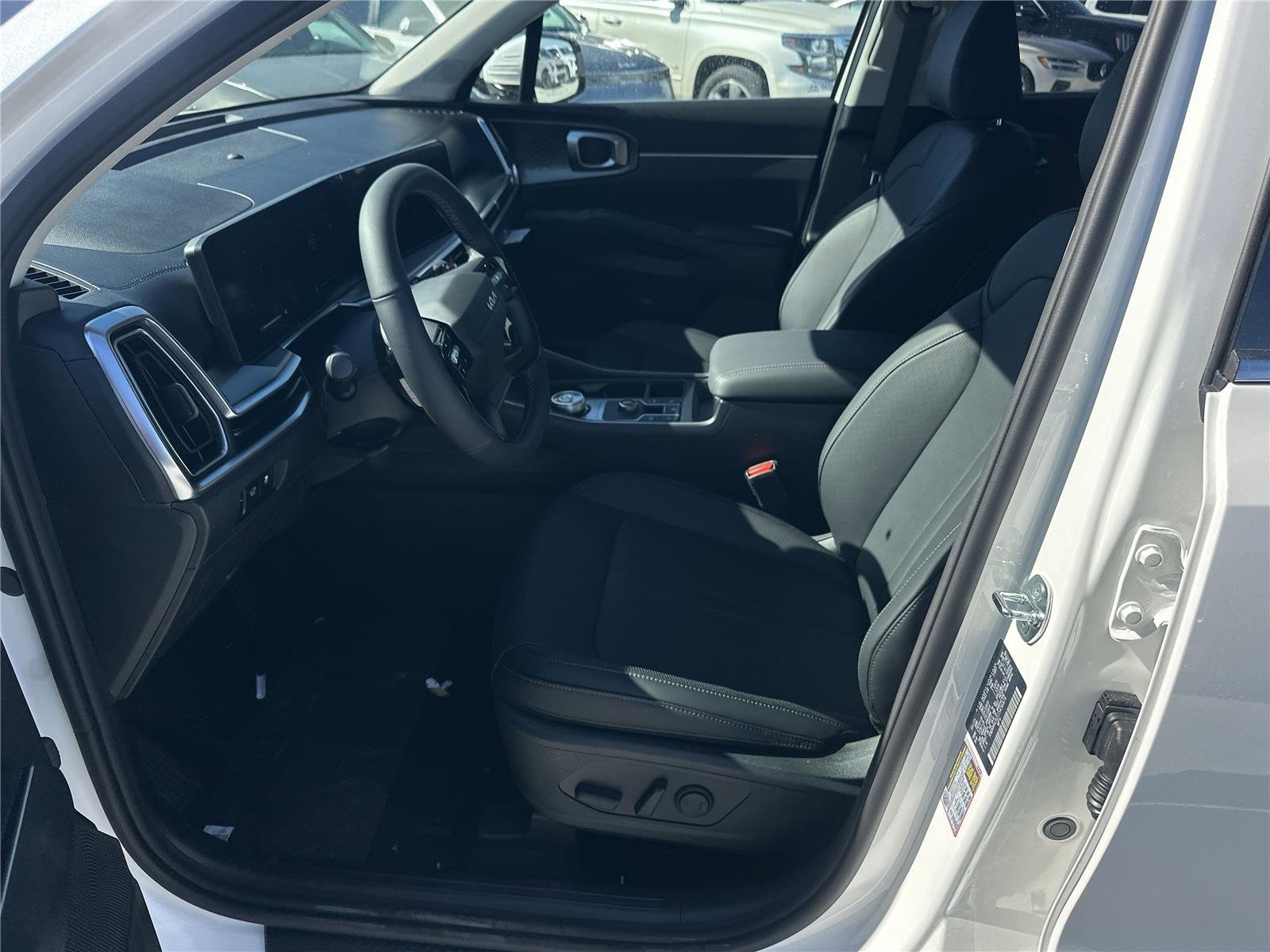 New 2026 Snow White Pearl Kia EX image 7
