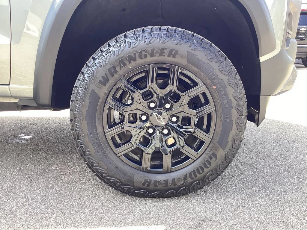 Used 2024 Sterling Gray Metallic Chevrolet Trail Boss image 29