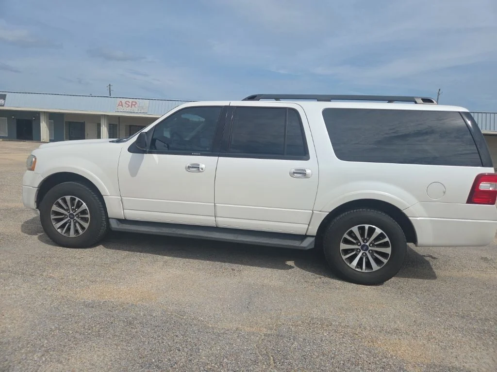 Used 2017 White Ford XLT image 4