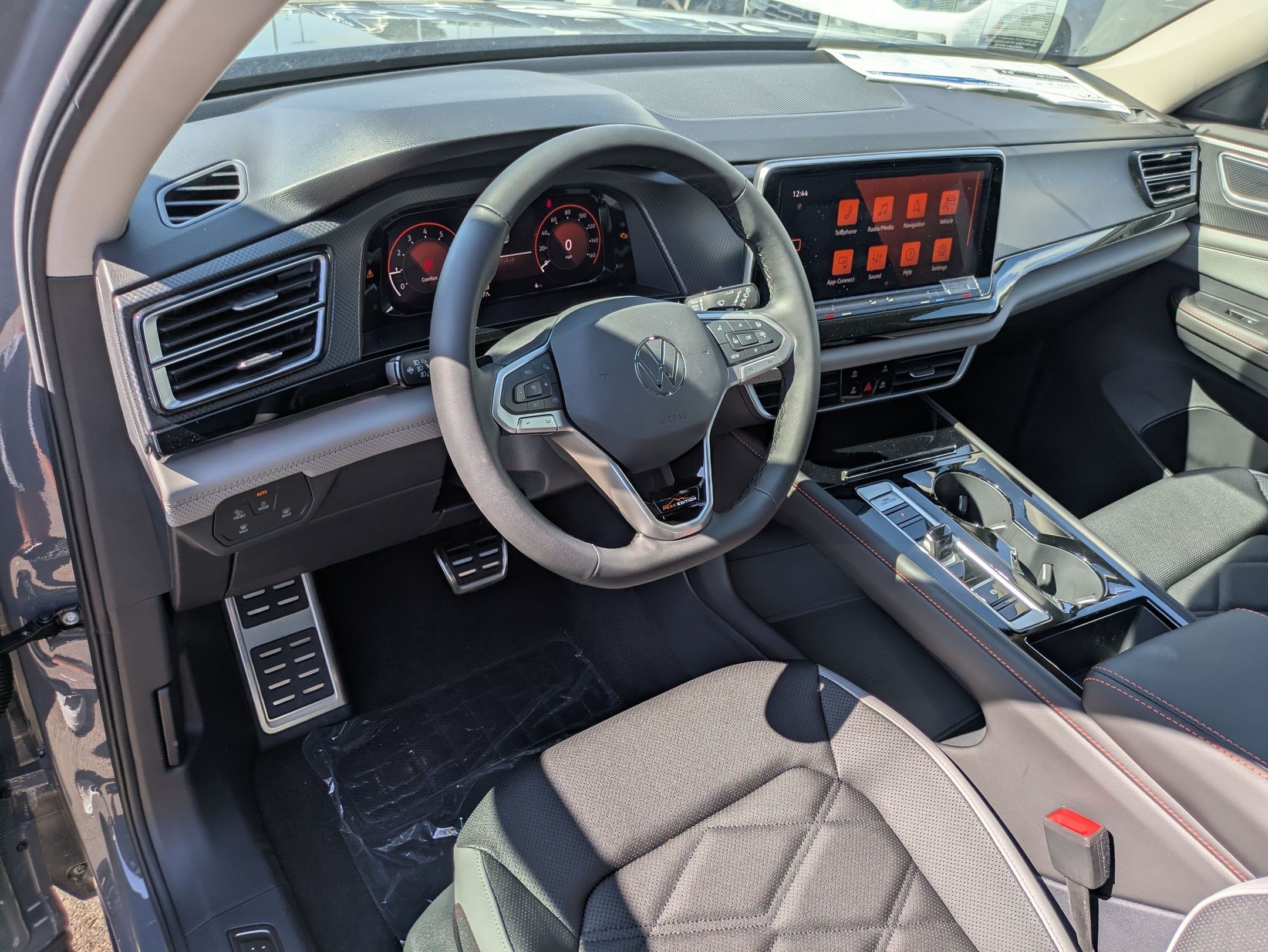 New 2026 Pure Gray Volkswagen 2.0T Peak Edition image 10