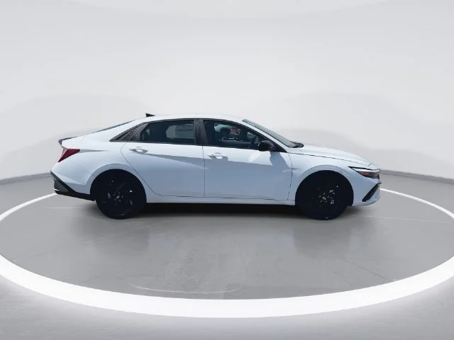 Used 2026 White Hyundai SEL Sport image 9