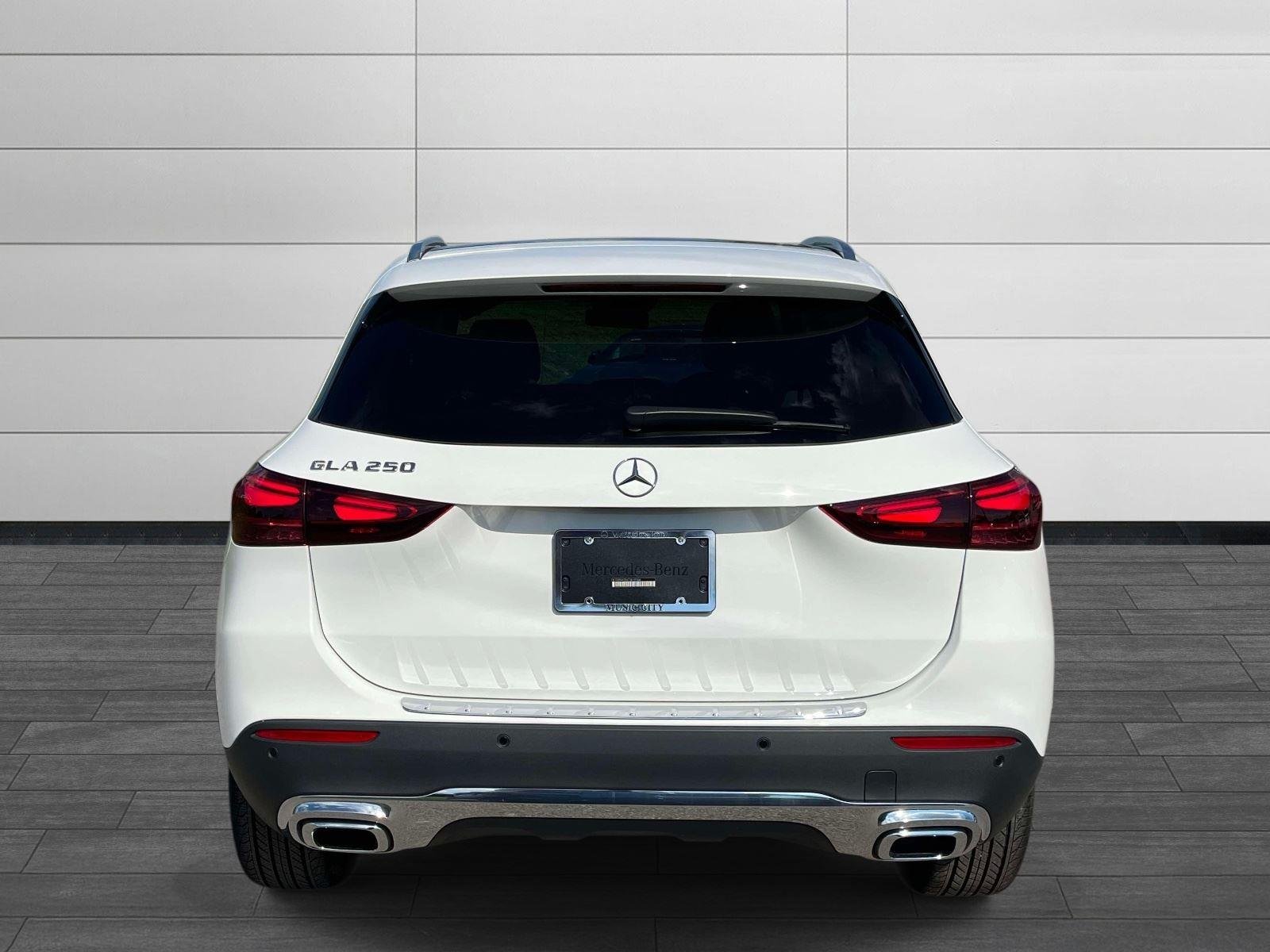 Used 2026 Polar White Mercedes-Benz GLA 250 image 4
