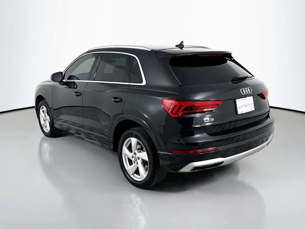 Used 2019 Mythos Black Metallic Audi 2.0T Premium Plus image 3