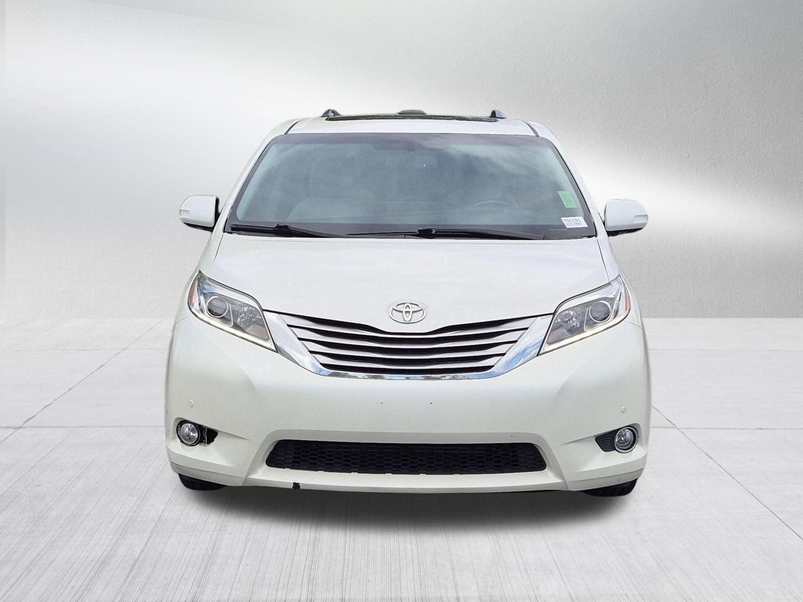 Used 2017 Blizzard Pearl Toyota Limited image 8