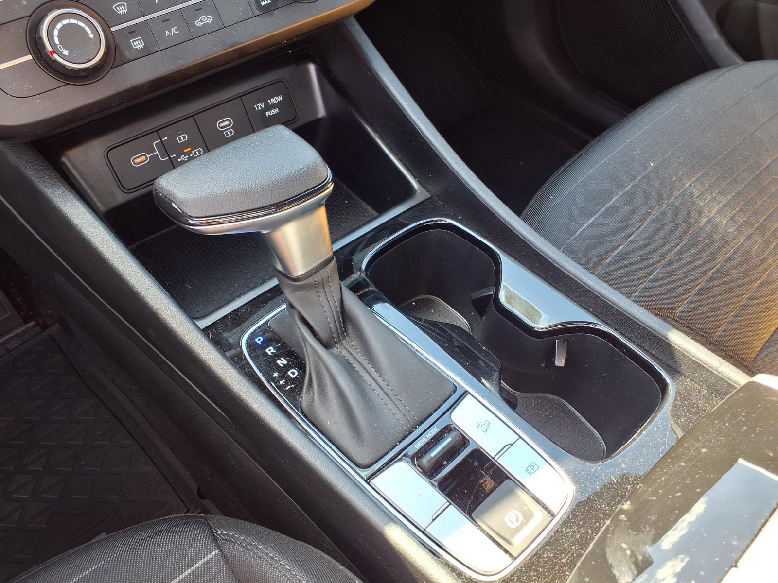 2025 Hyundai Santa Cruz SE - Photo 5