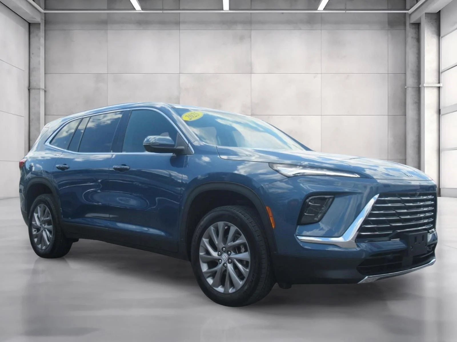 Used 2025 Blue Buick Preferred image 1