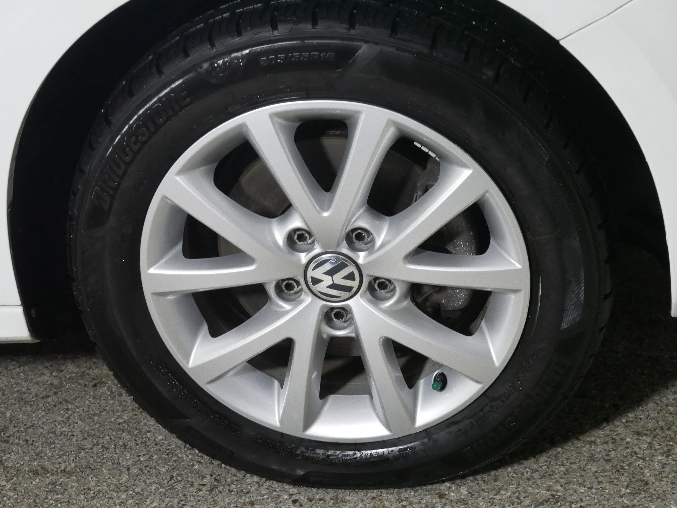 Used 2014 Candy White Volkswagen SE w/Connectivity/Sunroof image 15
