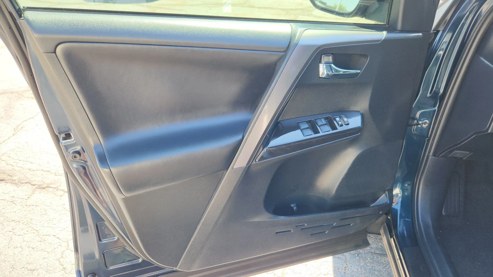 Certified Used 2017 Galactic Aqua Toyota SE image 16