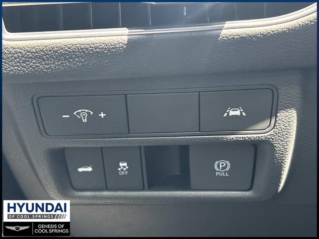 Used 2020 Gray Hyundai SEL Plus image 25