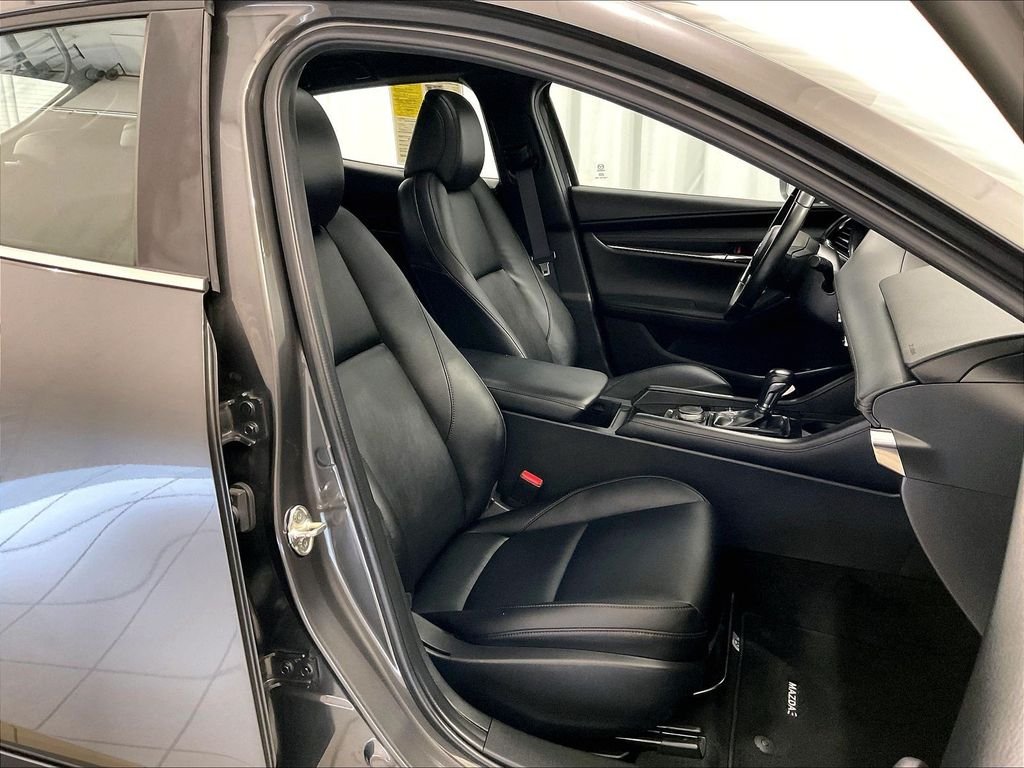 Used 2022 Machine Gray Metallic Mazda Preferred image 11