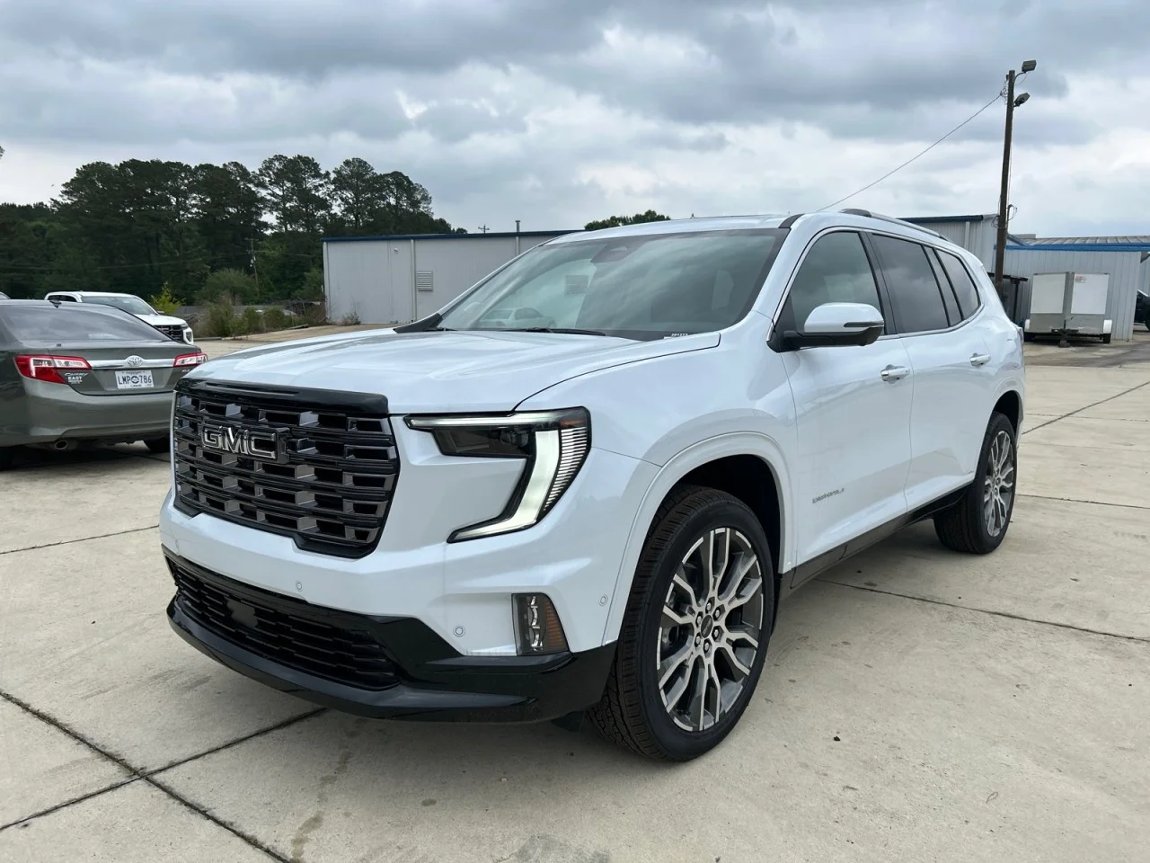 2026 GMC Acadia Denali Ultimate FWD's photo