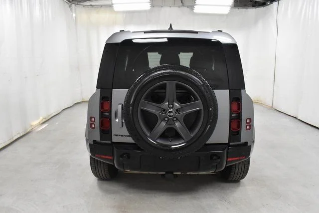 2024 Land Rover Defender X-Dynamic SE - Photo 6