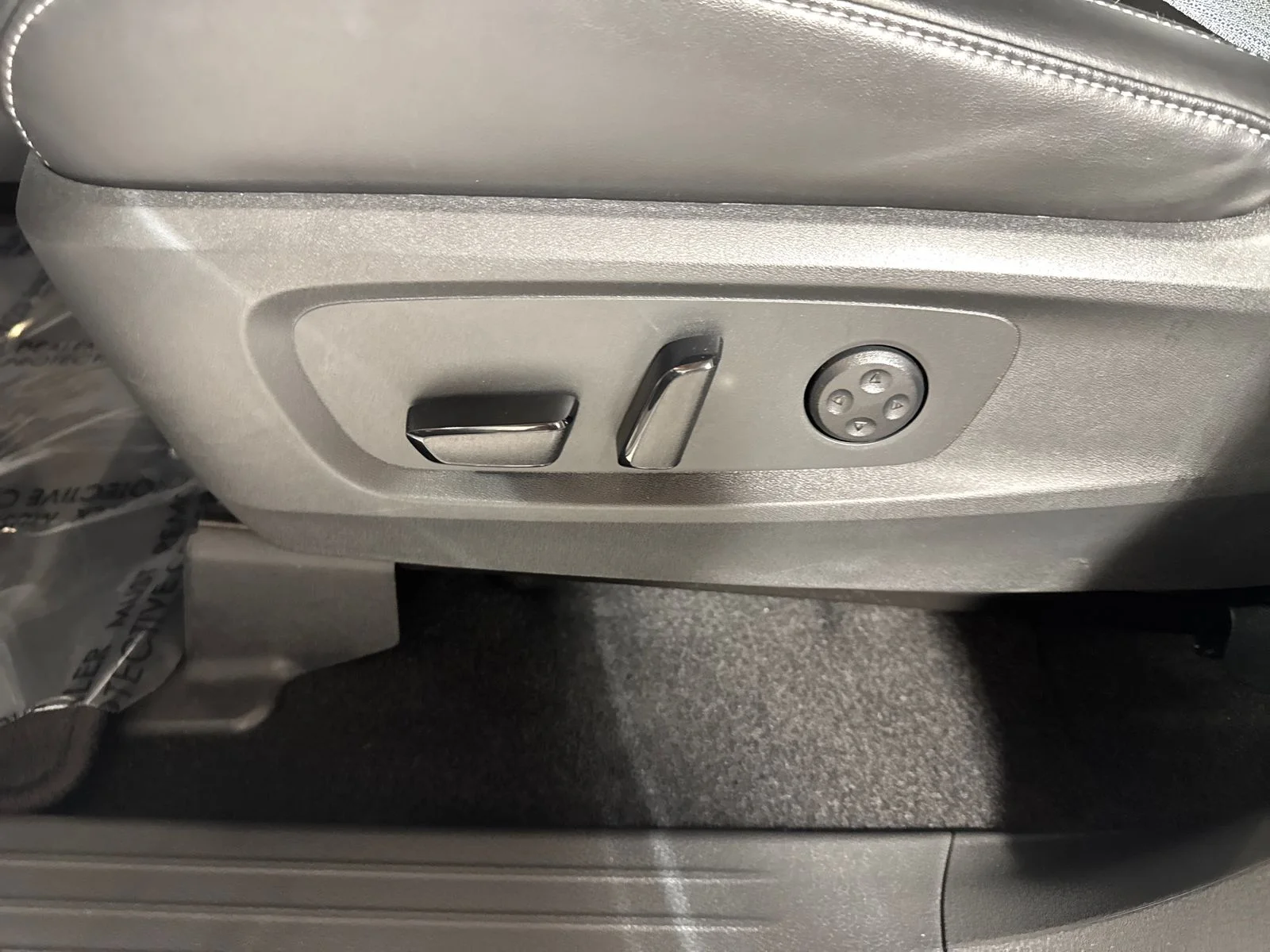 2025 INFINITI QX60 LUXE - Photo 15