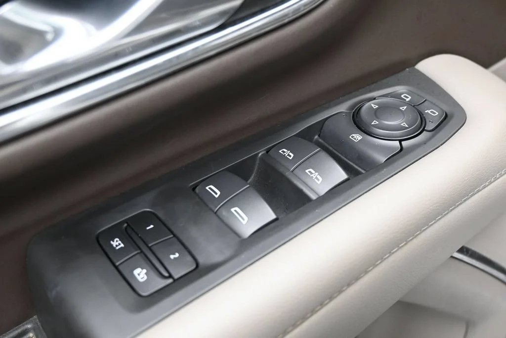 Used 2024 Summit White Chevrolet LT image 38