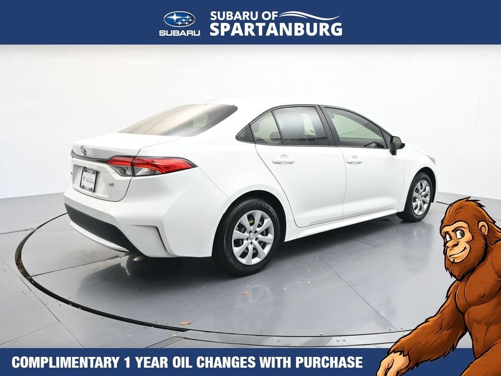 Used 2022 White Toyota LE image 7