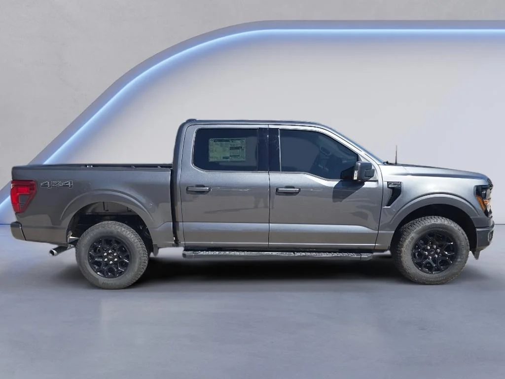 2026 Ford F-150 XLT - Photo 4