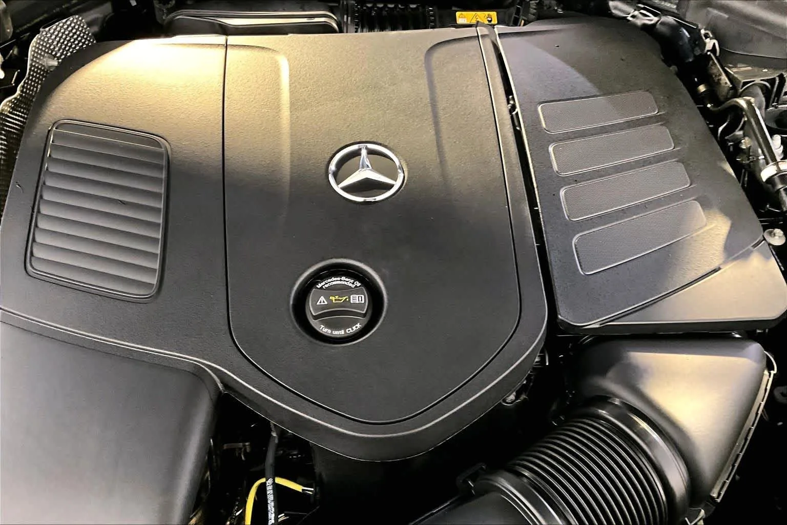New 2026 Obsidian Black Metallic Mercedes-Benz GLC 300 image 15