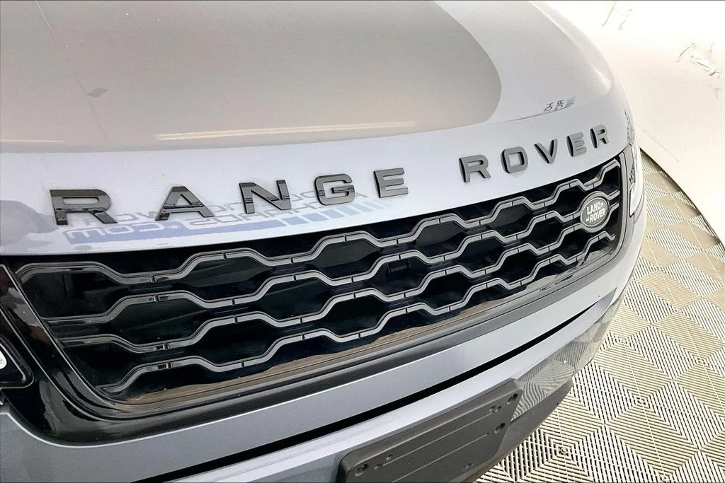 Used 2023 Nolita Grey Land Rover SE image 23