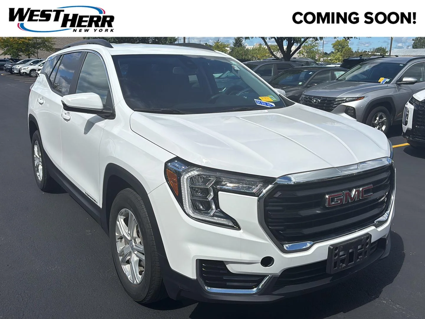 Used 2023 Summit White GMC SLE image 1