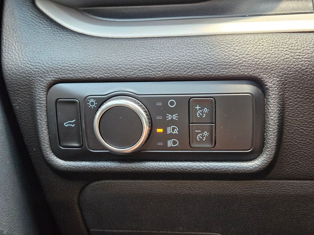 Used 2023 Silver Ford XLT image 22