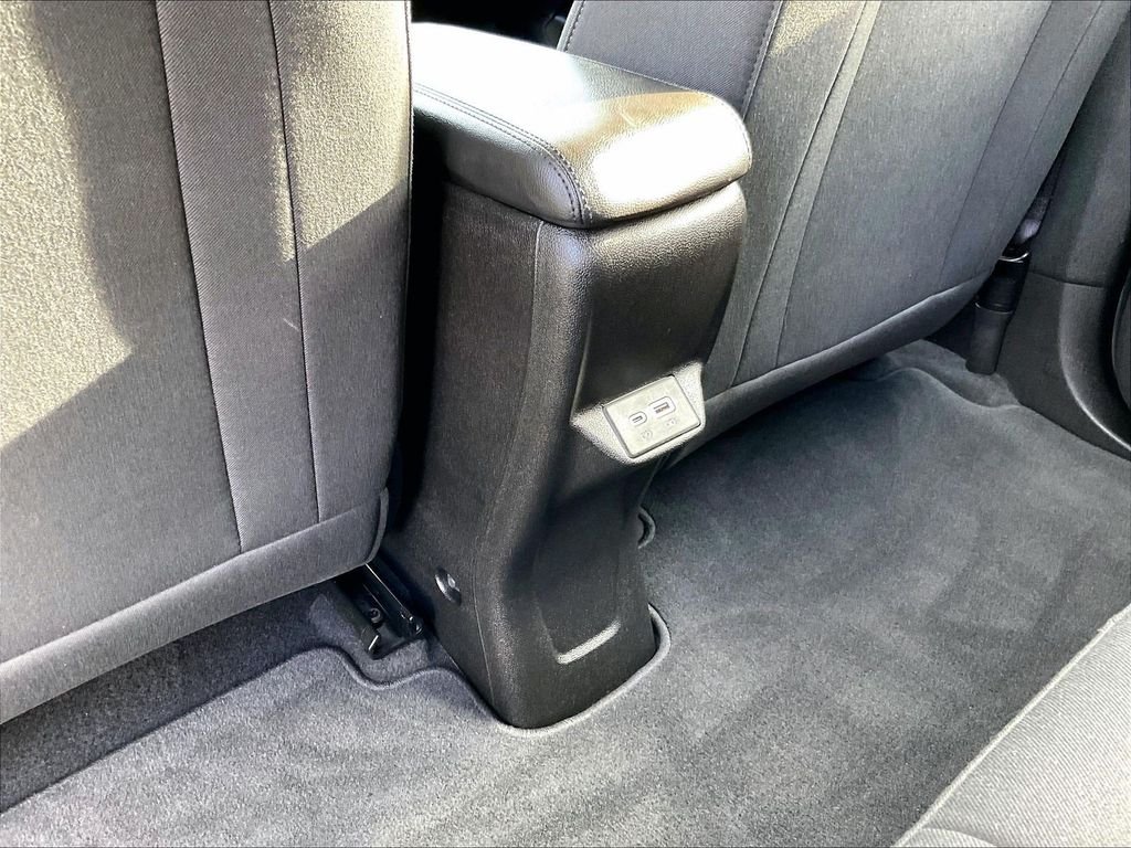 Used 2022 White Chevrolet LT image 26
