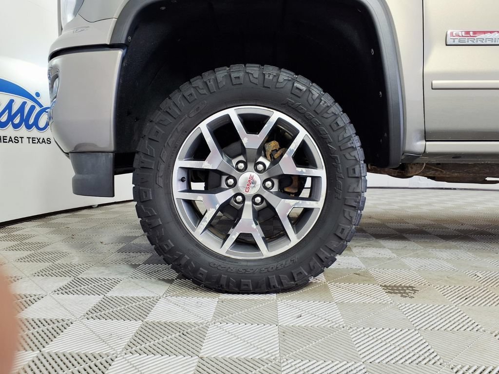 Used 2017 PEPPERDUST METALLIC GMC SLT image 8