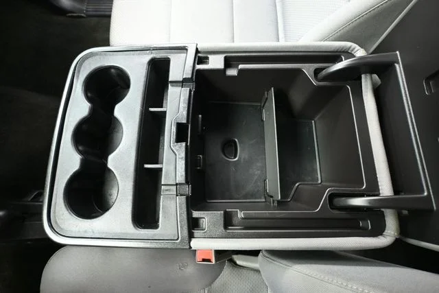 Used 2016 Silver Chevrolet LS image 25