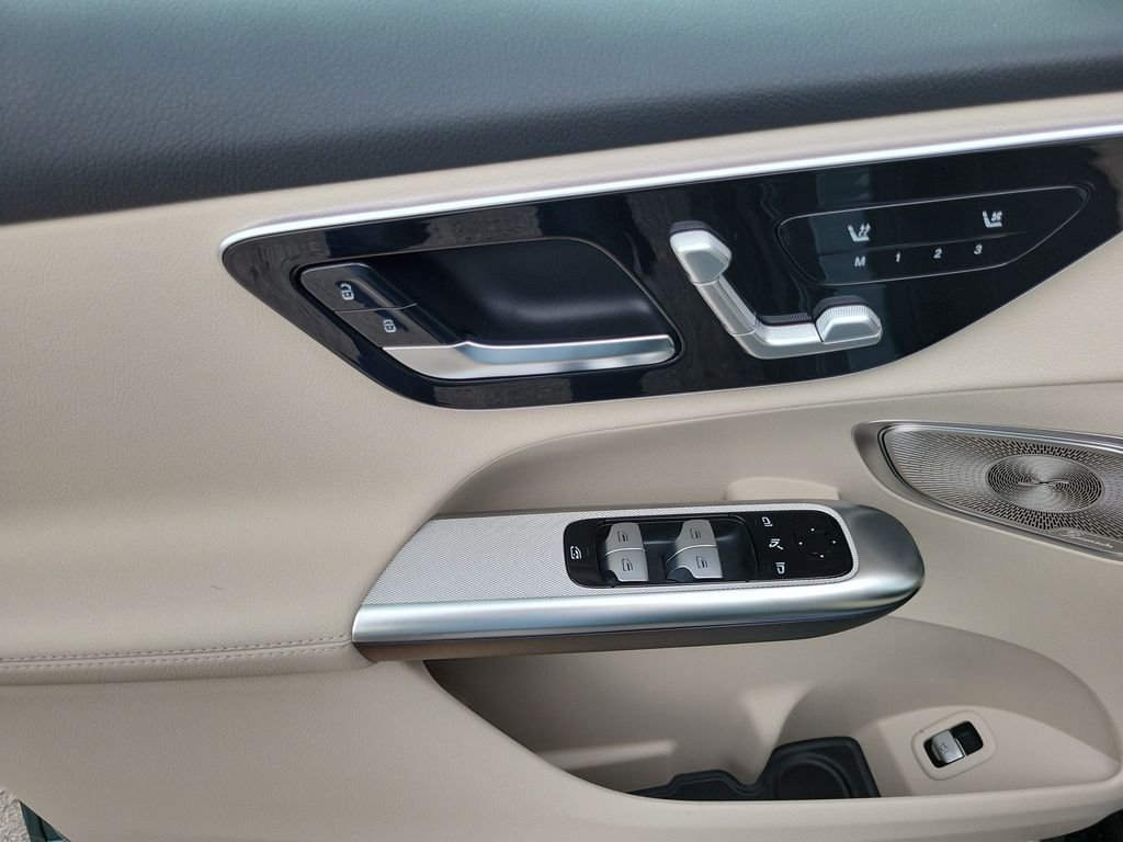 New 2027 Verde Silver Metallic Mercedes-Benz GLC 300 image 16