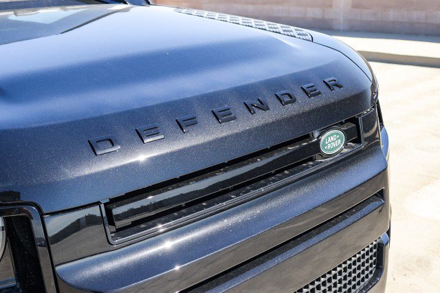 Certified Used 2025 Black Land Rover X-Dynamic SE image 11