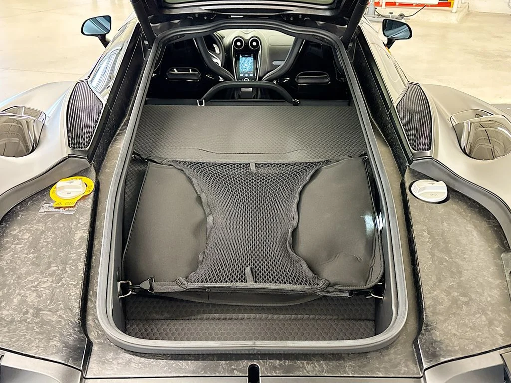 Used 2025 White McLaren TechLux image 29