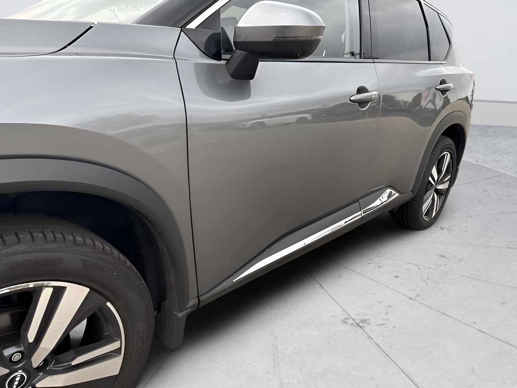Used 2023 Gray Nissan SL image 27