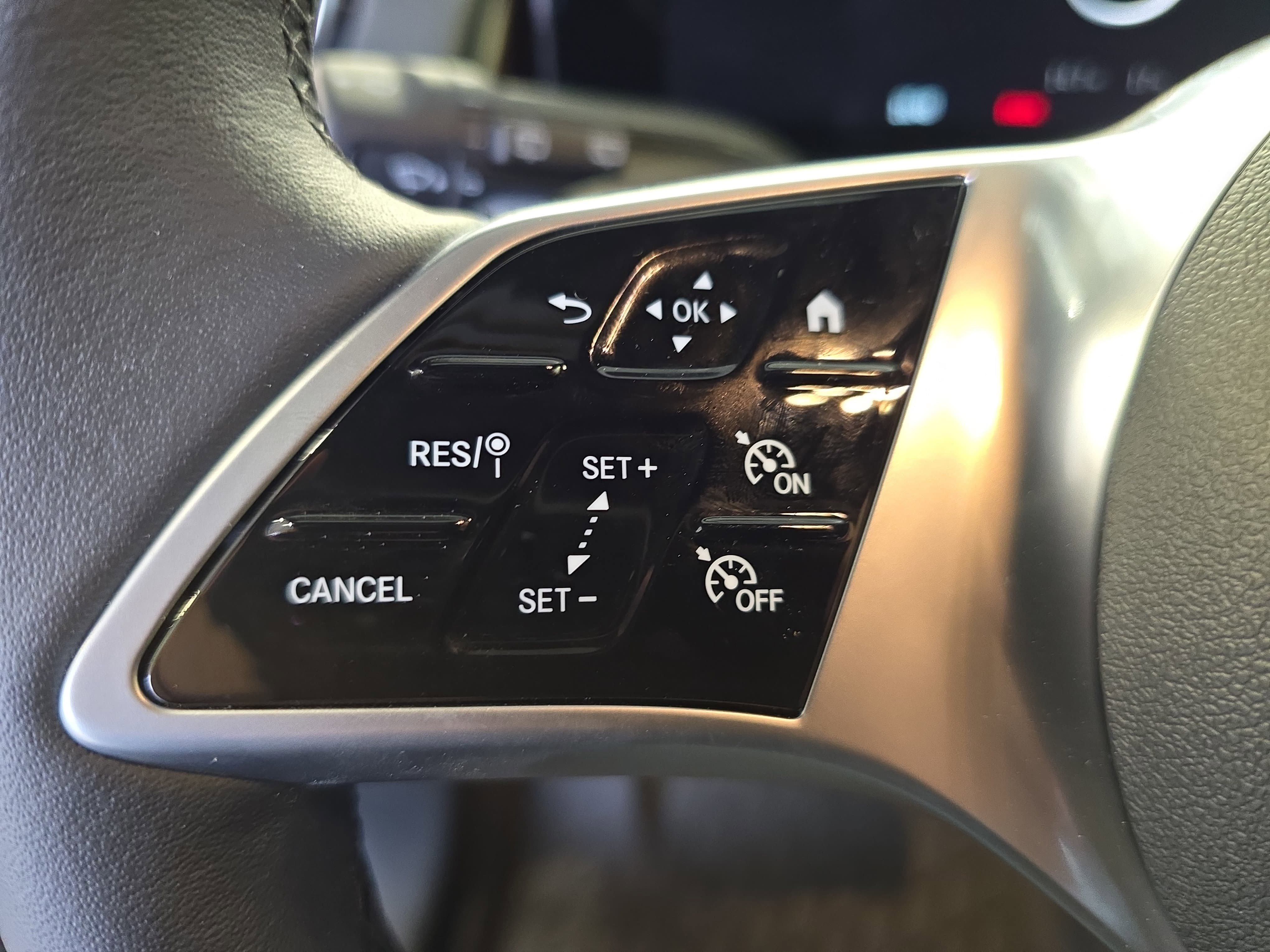 New 2026 Starling Blue Metallic Mercedes-Benz GLB250 image 18