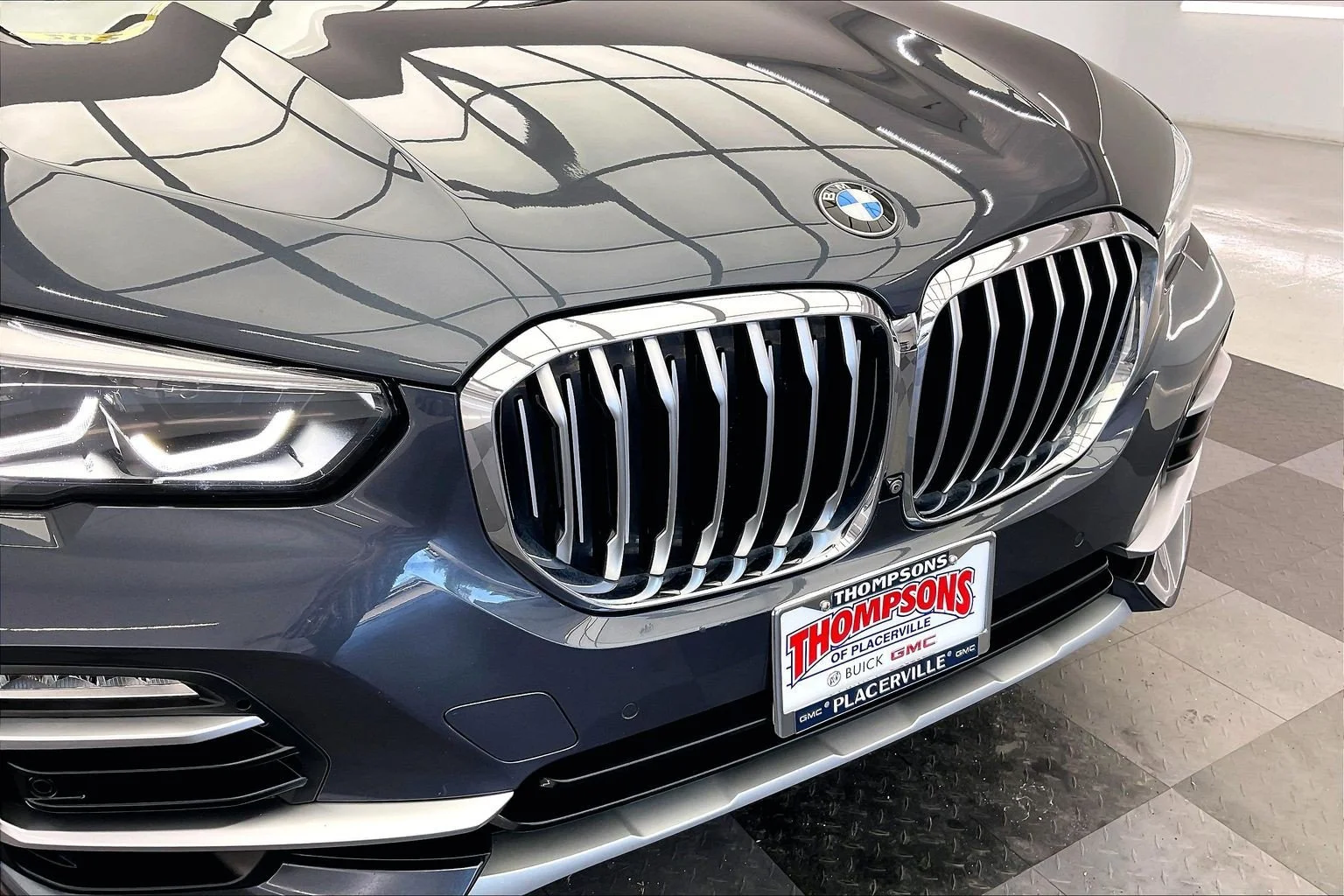 Used 2021 Arctic Gray Metallic BMW xDrive40i image 30