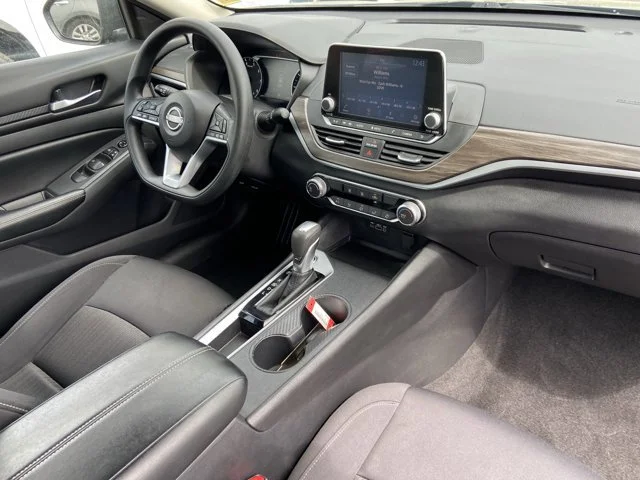 2025 Nissan Altima SV - Photo 25