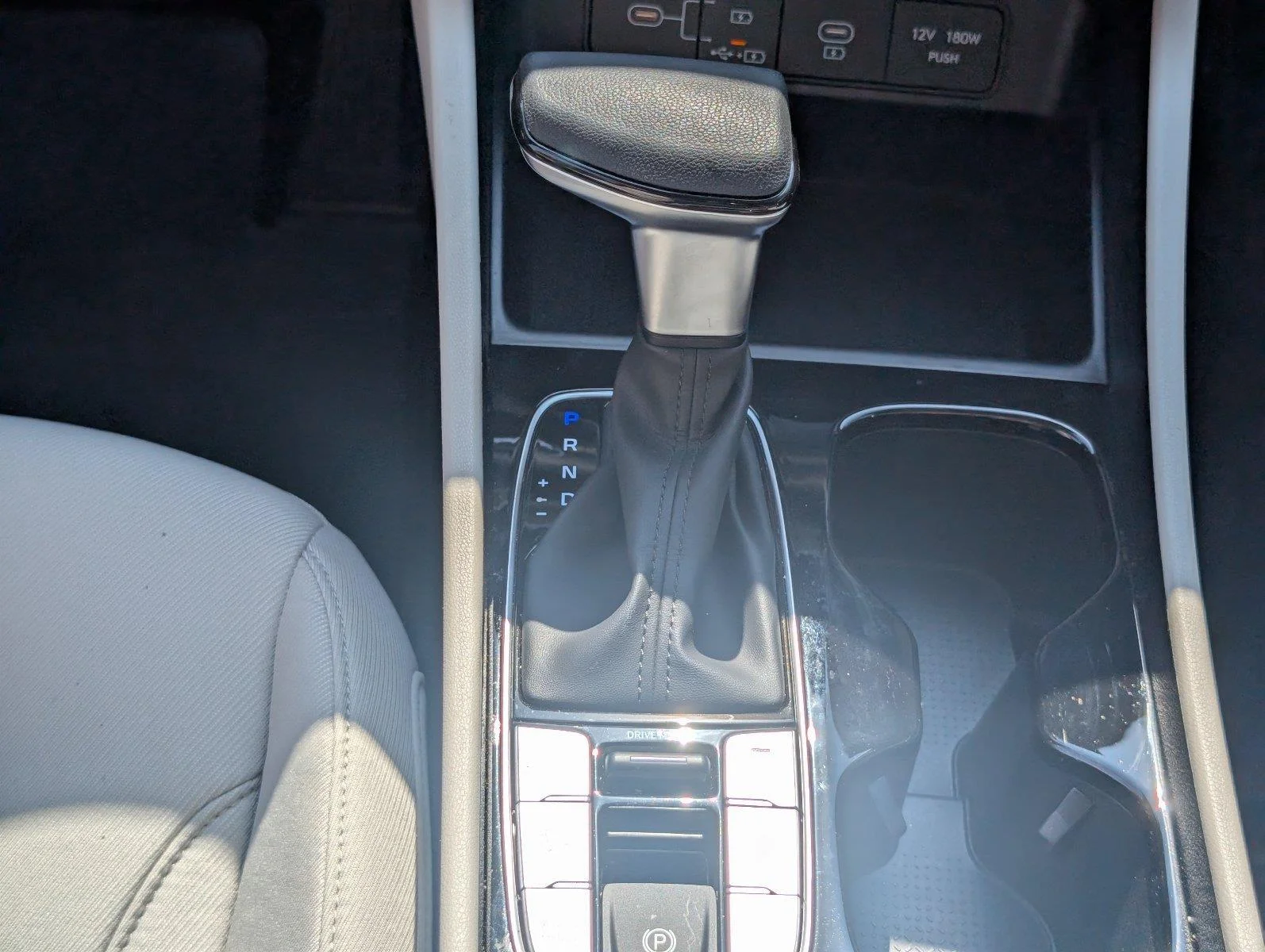 Used 2026 Hampton Gray Hyundai SEL image 27