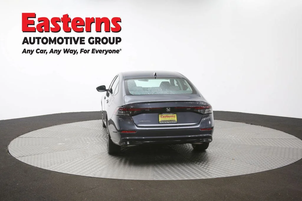 Used 2025 Gray Honda SE image 37