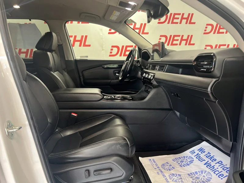 Used 2024  Honda EX-L image 13