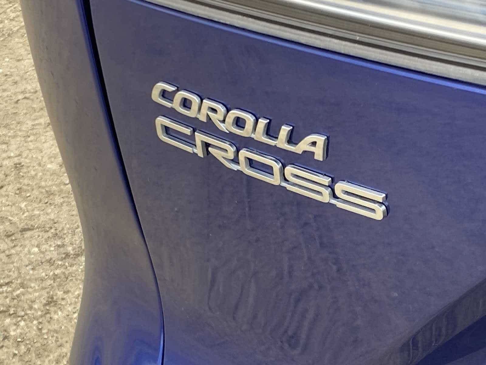 Used 2024 Blue Crush Metallic Toyota XLE image 20