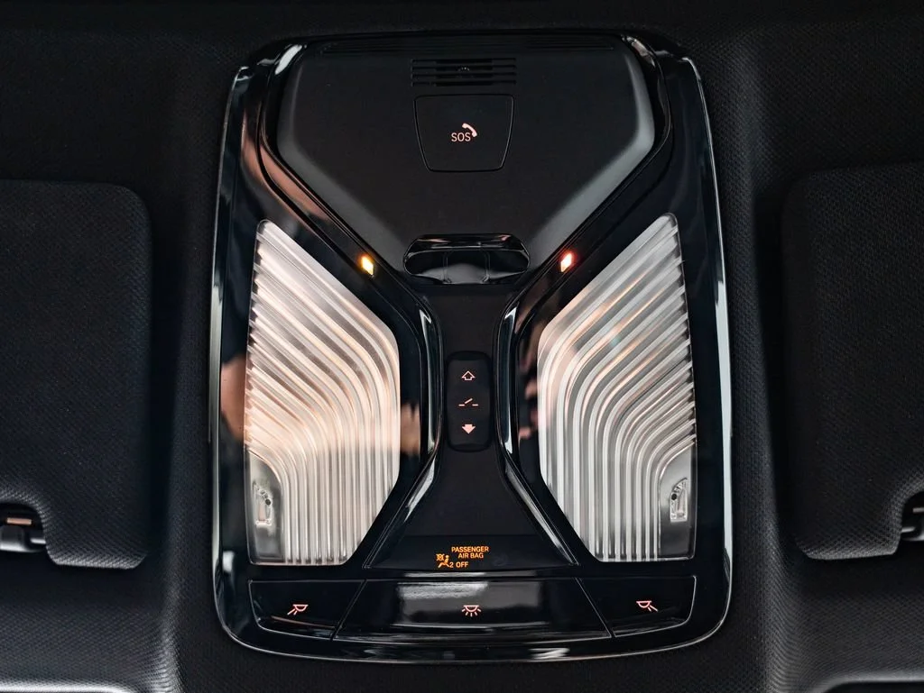Used 2019 Bluestone Metallic BMW 540i xDrive image 38