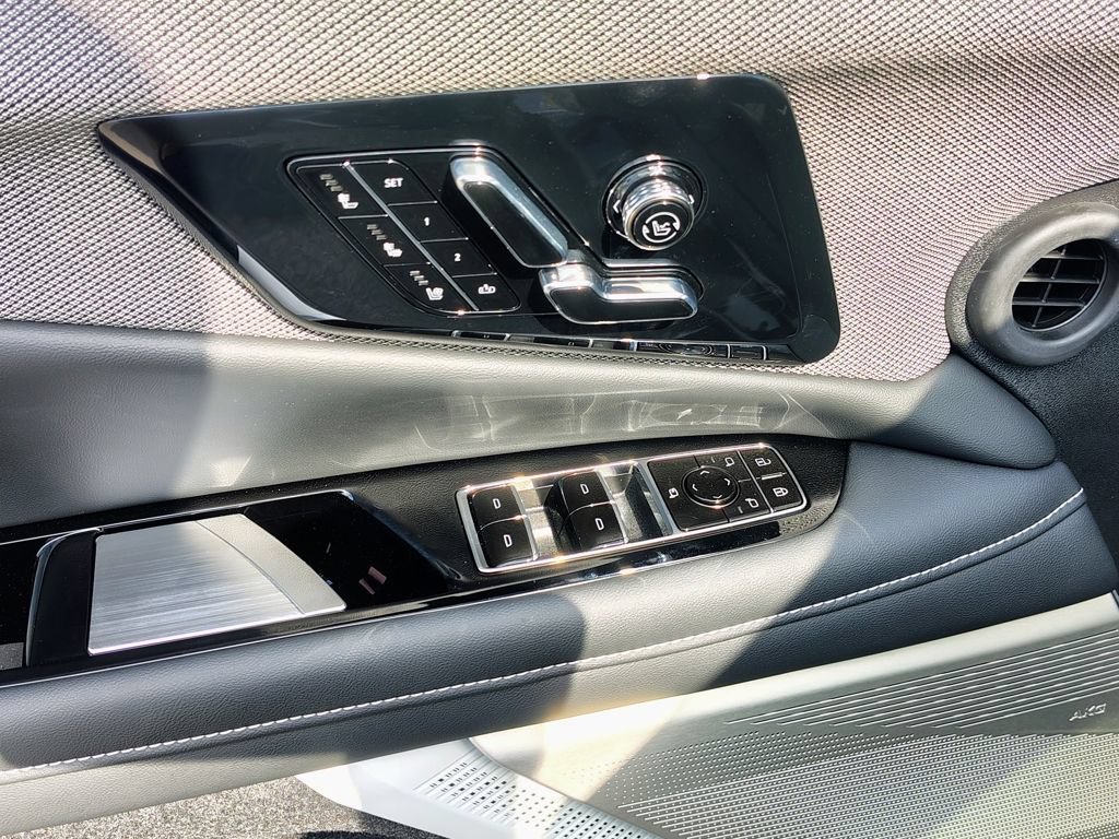 2027 Cadillac OPTIQ Premium Sport - Photo 22