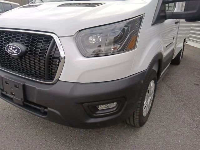 New 2026 Oxford White Ford Cutaway image 9