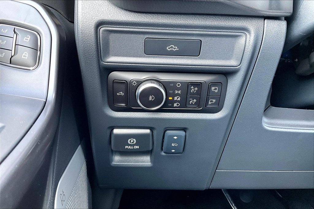 New 2026 Agate Black Metallic Ford Lariat® image 38