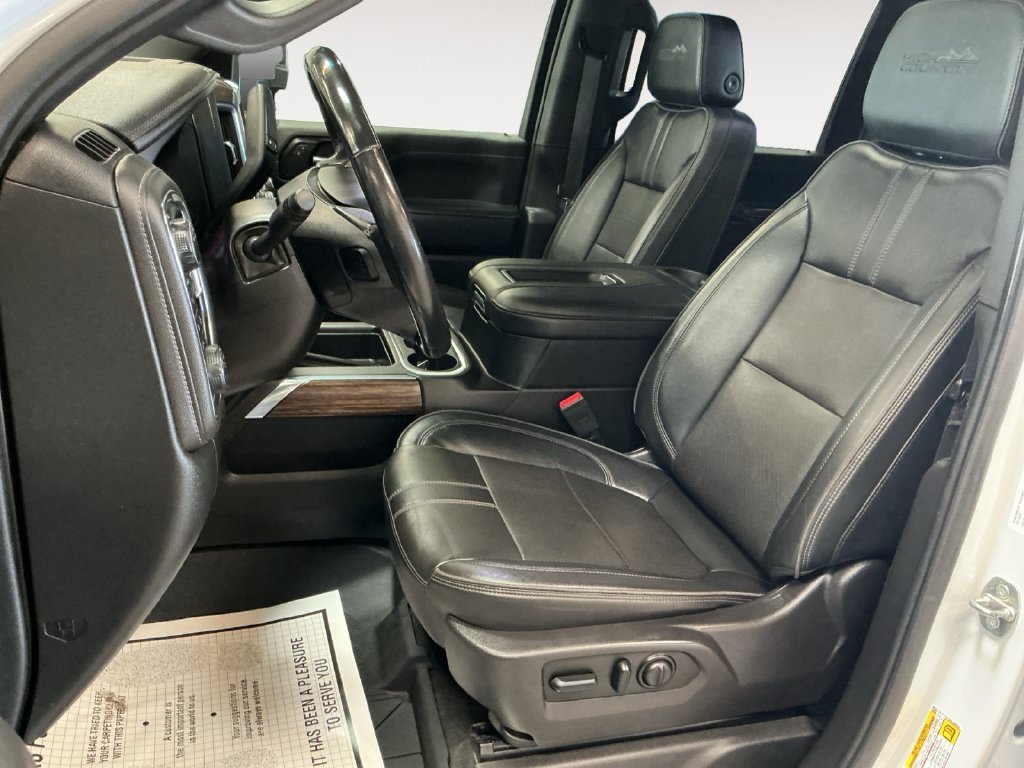 Used 2022 White Chevrolet High Country image 16