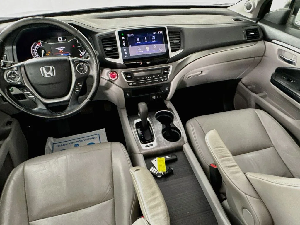 Used 2016 Silver Honda EX-L image 27
