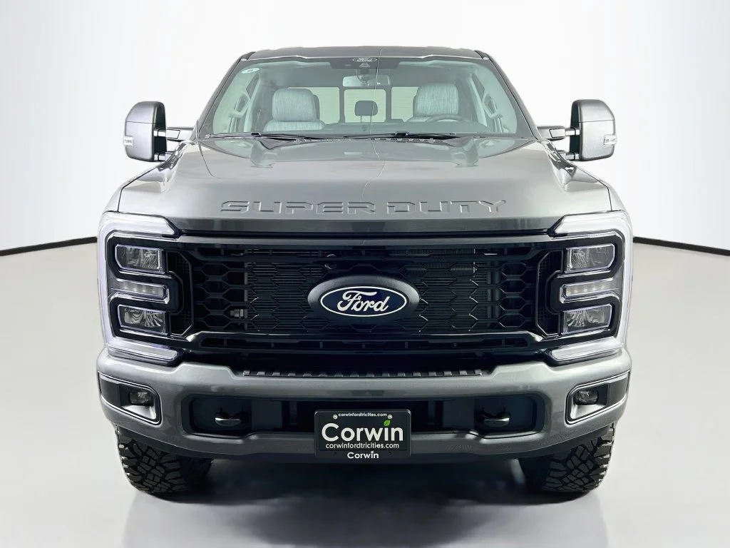 New 2027 Carbonized Gray Metallic Ford XLT image 3
