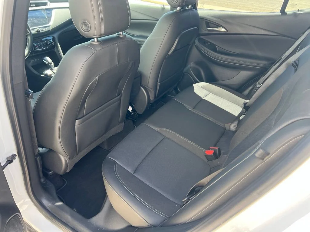 Used 2022 Summit White Buick Select image 20