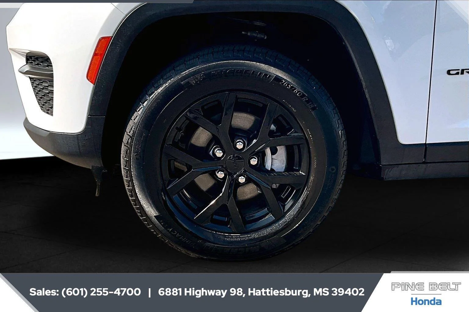 Used 2025 Bright White Clearcoat Jeep Altitude image 7