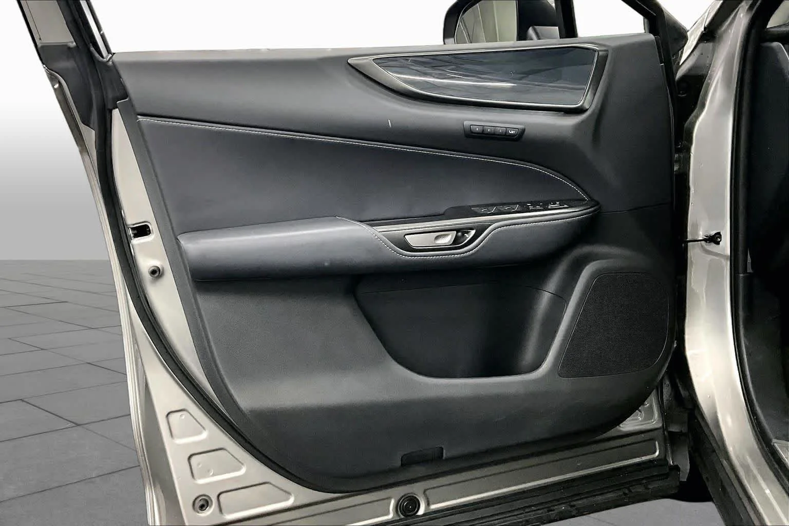Used 2025 Atomic Silver Lexus Premium image 21