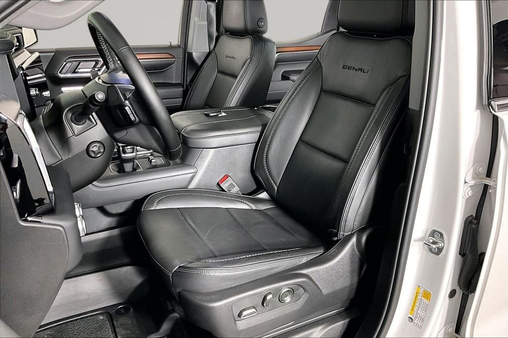 Used 2024 White GMC Denali image 21