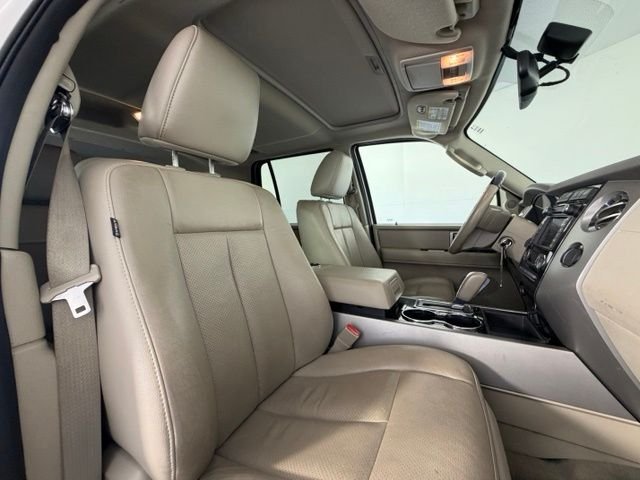 Used 2014 White Ford Limited image 48